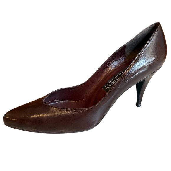 Stuart Weitzman Classic Almond toe Heels Chocolate Brown 9 - Picture 1 of 8